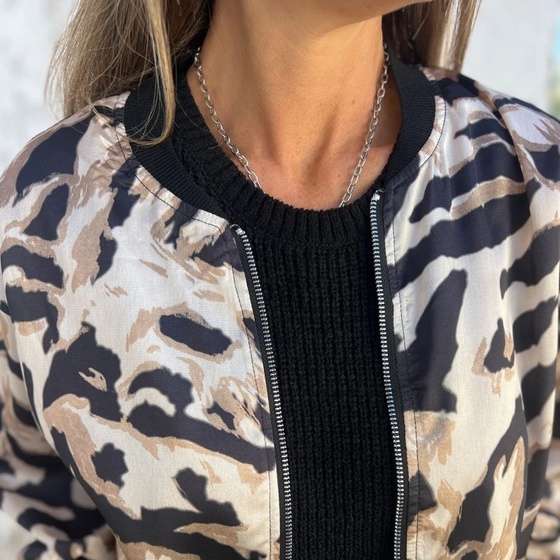 Zelda™ | Chaqueta Bomber con Cremallera y Estampado de Cebra