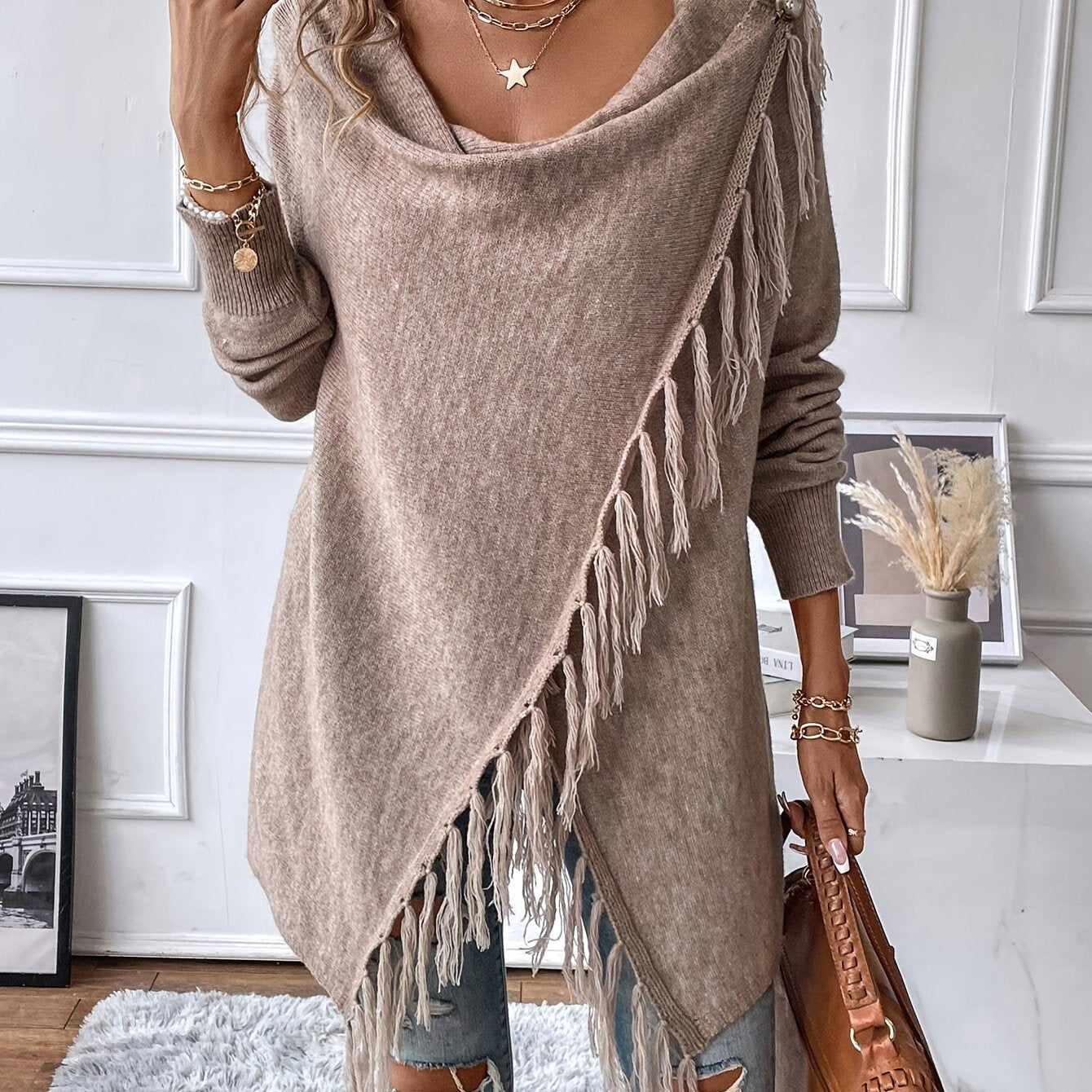 Arabelle™ | Chal Elegante con Cuello Drapado y Flecos