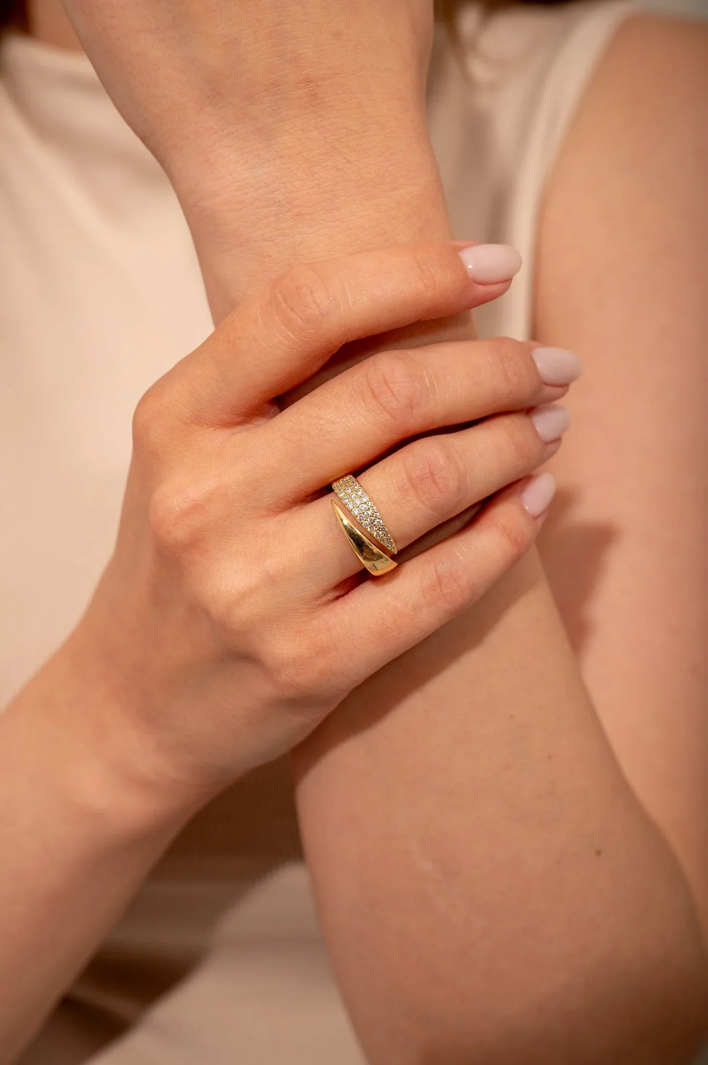 Laritta™ | Anillo Elegante y Brillante (+1 Gratis)