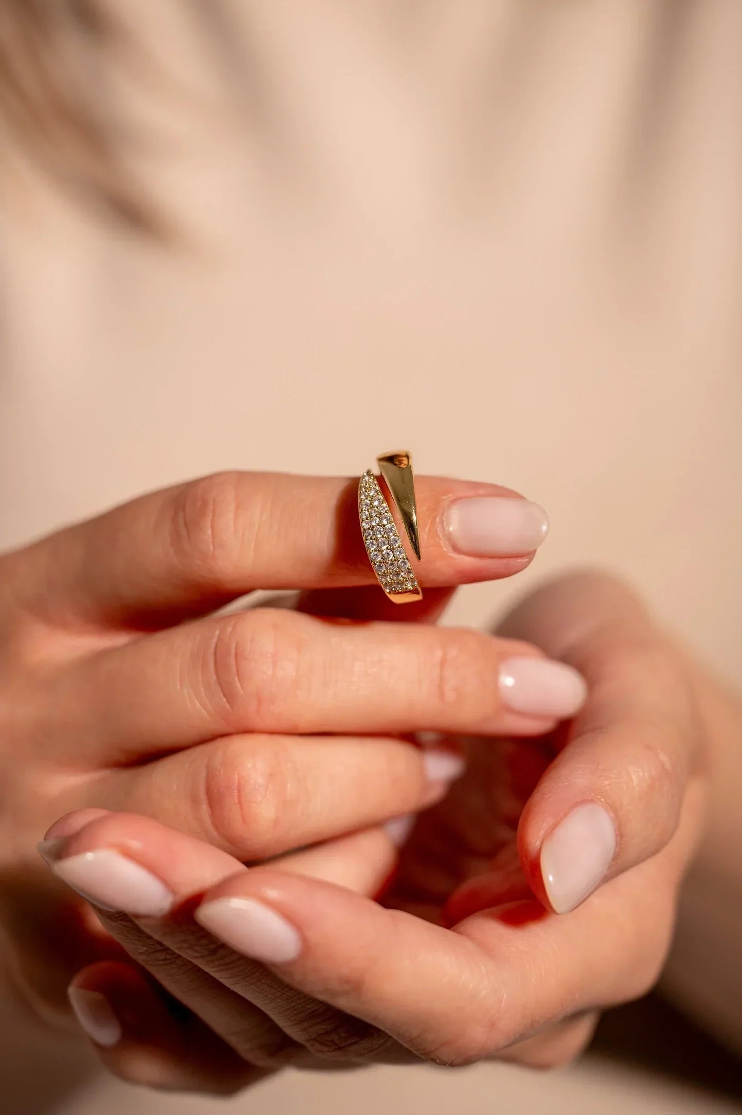 Laritta™ | Anillo Elegante y Brillante (+1 Gratis)