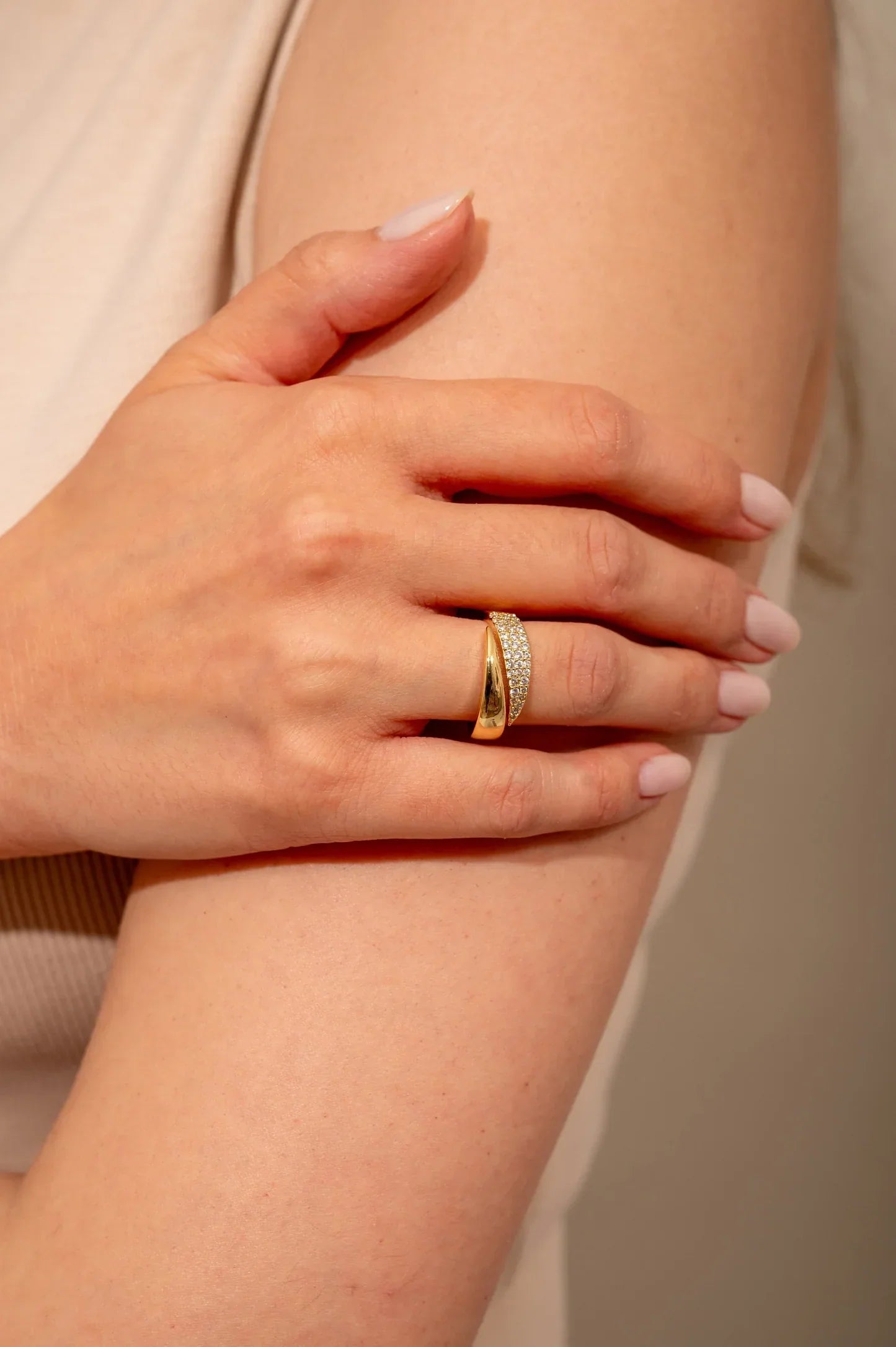 Laritta™ | Anillo Elegante y Brillante (+1 Gratis)