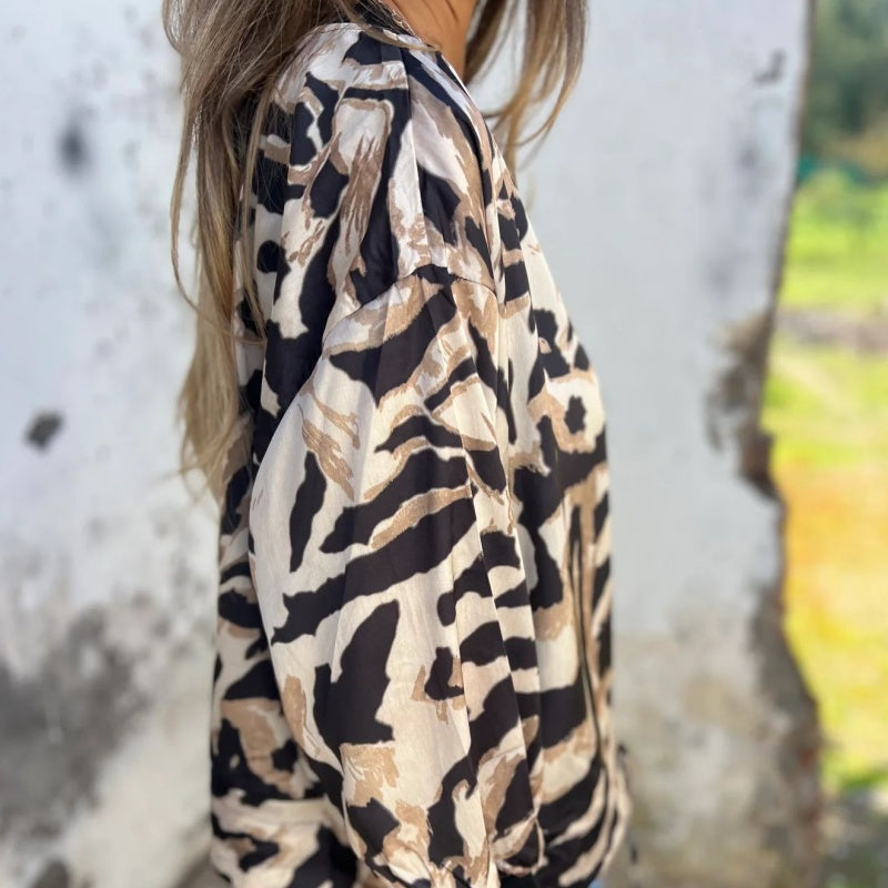 Zelda™ | Chaqueta Bomber con Cremallera y Estampado de Cebra